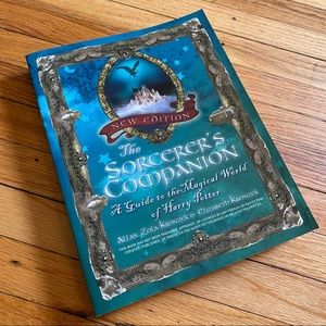 Book, “The Sorceror’s Companion” New Edition, Harry Potter, Magic, Paperback